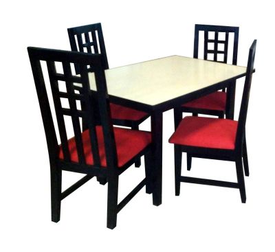 JUEGO DE COMEDOR DE MADERA 4 PLAZAS